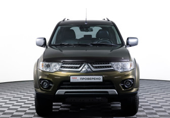 Подержанный автомобиль Mitsubishi Pajero Sport 2015 года (2 фото)