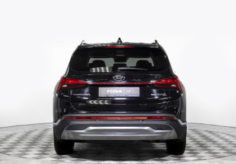 Подержанный автомобиль Hyundai Santa Fe 2021 года (6 фото)