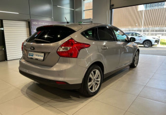 Подержанный автомобиль Ford Focus Hatchback 2013 года (4 фото)