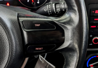 Подержанный автомобиль Kia Rio Hatchback 2021 года (27 фото)