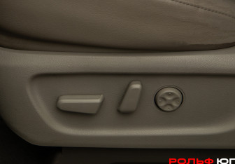 Подержанный автомобиль Kia Carnival 2017 года (21 фото)