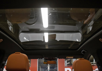 Подержанный автомобиль LiXiang L6 2025 года (18 фото)