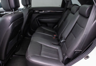 Подержанный автомобиль Kia Sorento 2014 года (11 фото)