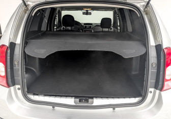 Подержанный автомобиль Renault Duster 2013 года (10 фото)