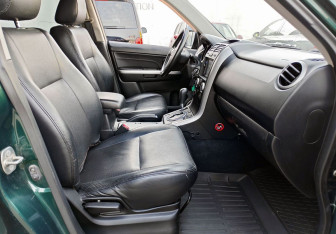 Подержанный автомобиль Suzuki Grand Vitara 2006 года (9 фото)
