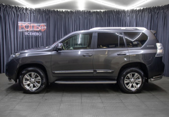 Подержанный автомобиль Toyota Land Cruiser Prado 2010 года (8 фото)