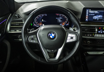 Подержанный автомобиль BMW X3 2023 года (12 фото)