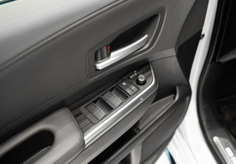 Новый Toyota Sienna 2024 (17 фото)