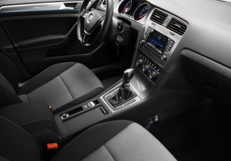 Подержанный автомобиль Volkswagen Golf Hatchback 2013 года (26 фото)