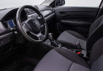 Подержанный автомобиль Suzuki Vitara 2019 года (10 фото)
