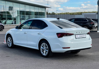 Подержанный автомобиль Skoda Octavia Liftback 2020 года (7 фото)