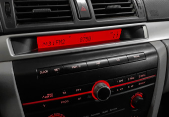 Подержанный автомобиль Mazda 3 Sedan 2005 года (13 фото)