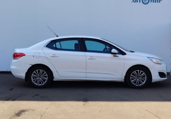 Подержанный автомобиль Citroen C4 Sedan 2014 года (4 фото)