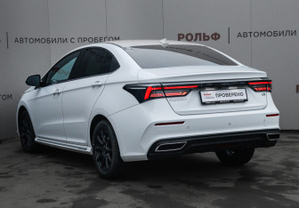 Подержанный автомобиль Omoda S5 2024 года (7 фото)