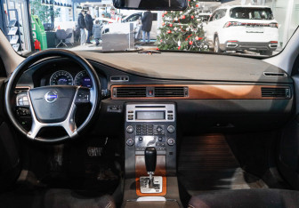 Подержанный автомобиль Volvo S80 2010 года (9 фото)