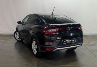 Подержанный автомобиль Renault Arkana 2019 года (7 фото)