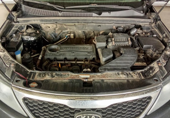 Подержанный автомобиль Kia Sorento 2010 года (18 фото)