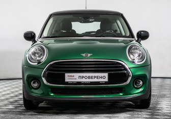 Подержанный автомобиль MINI Hatch 2020 года (2 фото)