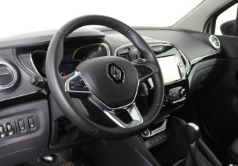 Подержанный автомобиль Renault Kaptur 2021 года (12 фото)