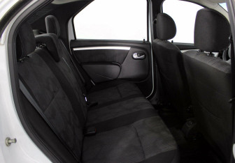 Подержанный автомобиль Renault Logan Sedan 2012 года (7 фото)