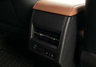 Подержанный автомобиль Omoda C5 2022 года (30 фото)