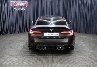 Подержанный автомобиль BMW M4 Coupe 2021 года (6 фото)