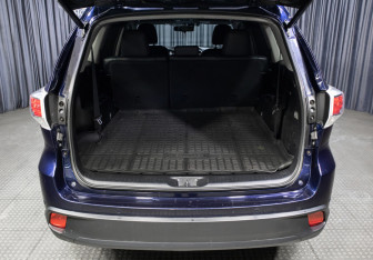 Подержанный автомобиль Toyota Highlander 2014 года (11 фото)