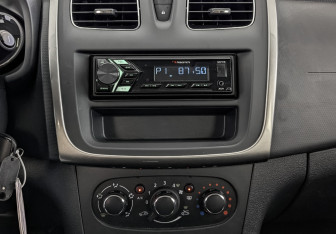 Подержанный автомобиль Renault Logan Sedan 2022 года (17 фото)