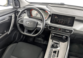 Подержанный автомобиль Geely Coolray 2022 года (30 фото)