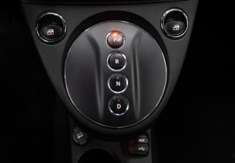 Подержанный автомобиль Fiat 500 Hatchback 2017 года (22 фото)