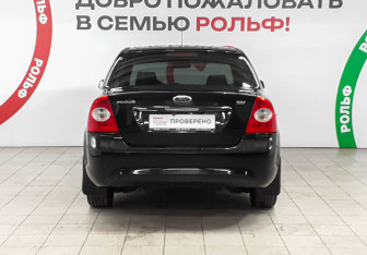 Подержанный автомобиль Ford Focus Sedan 2009 года (5 фото)