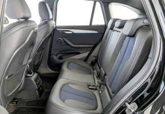 Подержанный автомобиль BMW X1 2020 года (12 фото)