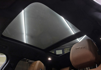 Подержанный автомобиль Jaguar F-Pace 2021 года (21 фото)