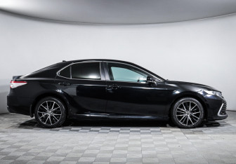Подержанный автомобиль Toyota Camry Sedan 2021 года (4 фото)