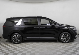Подержанный автомобиль Kia Carnival 2020 года (4 фото)