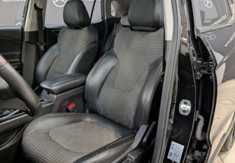 Подержанный автомобиль Москвич 3 2023 года (20 фото)