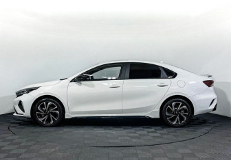 Подержанный автомобиль Kia K3 Sedan 2023 года (8 фото)