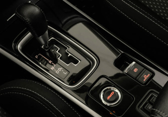 Подержанный автомобиль Mitsubishi Outlander 2019 года (15 фото)