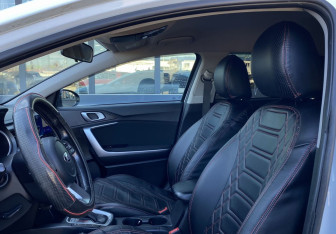 Подержанный автомобиль Kia Ceed Wagon 2019 года (19 фото)