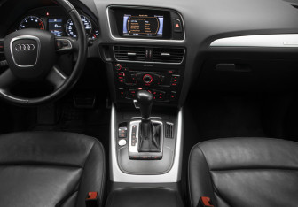 Подержанный автомобиль Audi Q5 2011 года (20 фото)