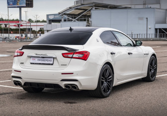Подержанный автомобиль Maserati Ghibli Sedan 2016 года (5 фото)
