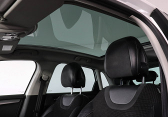 Подержанный автомобиль Citroen C4 Hatchback 2011 года (14 фото)