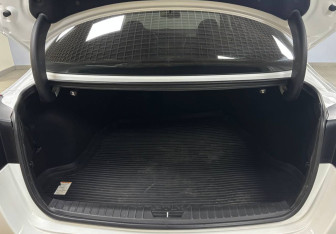 Подержанный автомобиль Kia Optima Sedan 2015 года (13 фото)