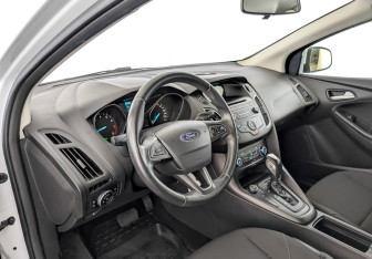 Подержанный автомобиль Ford Focus Hatchback 2018 года (15 фото)
