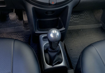 Подержанный автомобиль Nissan Note 2012 года (19 фото)