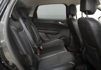 Подержанный автомобиль Renault Arkana 2022 года (13 фото)