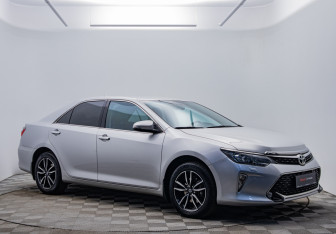 Подержанный автомобиль Toyota Camry Sedan 2018 года (3 фото)