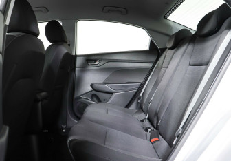 Подержанный автомобиль Hyundai Solaris Sedan 2017 года (18 фото)