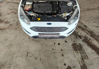 Подержанный автомобиль Ford Focus Hatchback 2017 года (16 фото)