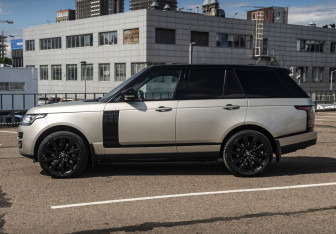 Подержанный автомобиль Land Rover Range Rover 2013 года (8 фото)